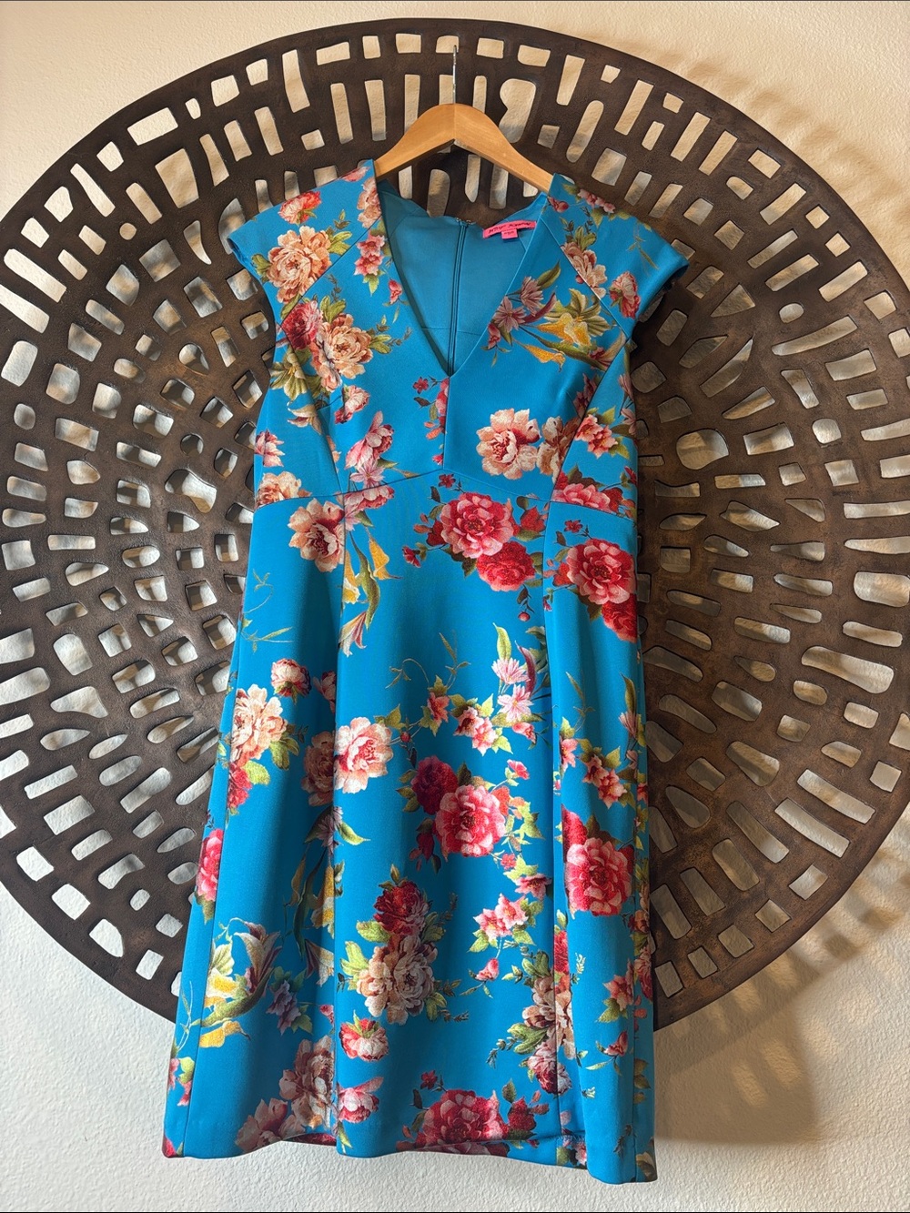 🌸Betsey Johnson Floral Fit & Flare Dress Blue Pink Stretch Lined 10 NWT🌸